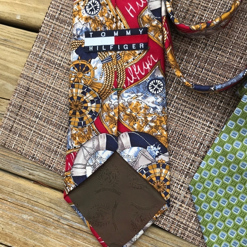 💚 Tommy Hilfiger Designer Tie Red Green Nautical - Picture 3 of 8